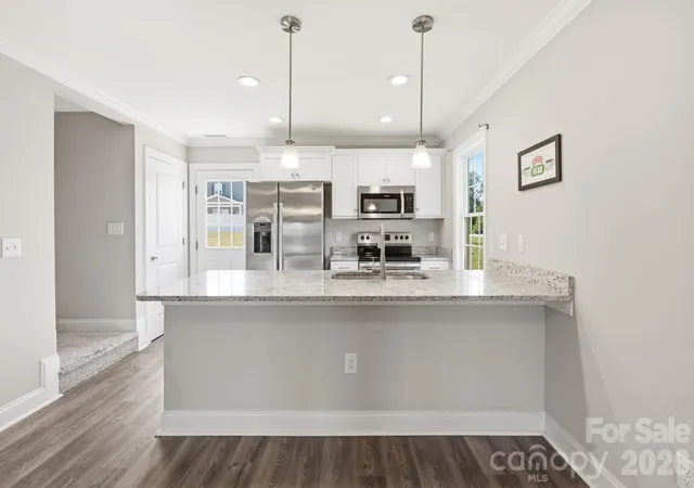 Photo 4 of Single family home for sale at 2509 Snow Crk Rd NE, Hickory, NC 28601 | MLS# 4435854 | Listing updated on 2026-10-27