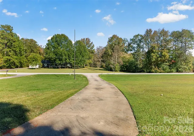 Photo 1 of Single family home for sale at 253 Highway 161 Rd, Clover, SC 29710 | MLS# 4435858 | Listing updated on 2026-10-23