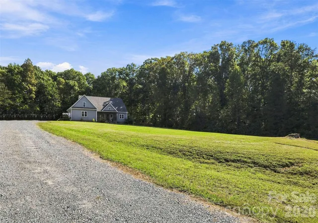 Photo 1 of Single family home for sale at 40040 Old Salisbury Rd, New London, NC 28127 | MLS# 4435859 | Listing updated on 2026-10-20