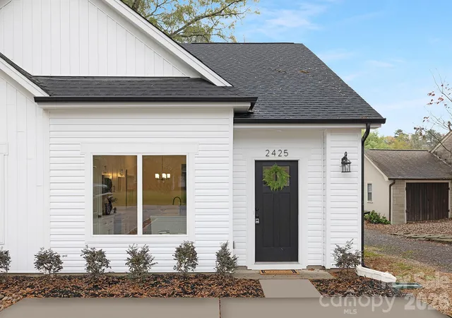 Photo 2 of Townhouse for sale at 2425 Toddville Rd, Charlotte, NC 28214 | MLS# 4435863 | Listing updated on 2026-10-20