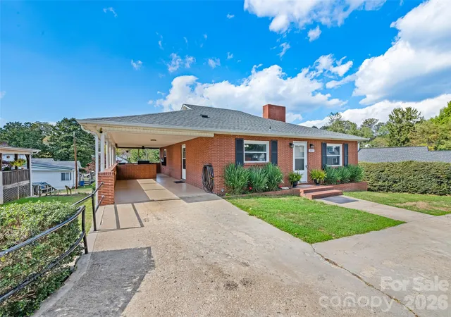 Photo 2 of Single family home for sale at 157 Mcclure St, Canton, NC 28716 | MLS# 4435887 | Listing updated on 2026-10-29