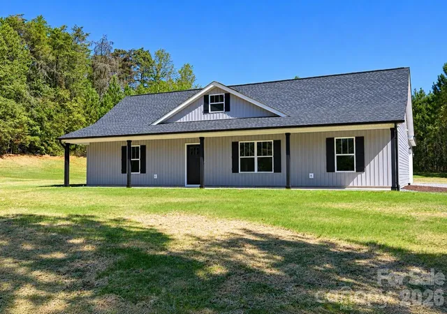 Photo 1 of Single family home for sale at 3052 Henry Knob Rd, Clover, SC 29710 | MLS# 4435893 | Listing updated on 2026-10-24