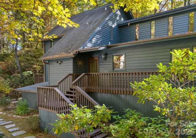 Photo 3 of Single family home for sale at 944 Cold Mountain Rd, Lake Toxaway, NC 28747 | MLS# 4435912 | Listing updated on 2026-10-29