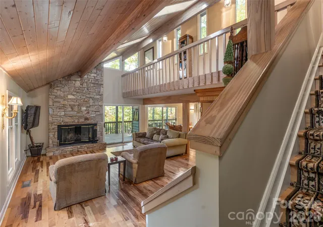 Photo 4 of Single family home for sale at 944 Cold Mountain Rd, Lake Toxaway, NC 28747 | MLS# 4435912 | Listing updated on 2026-10-29