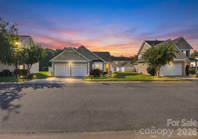 Photo 2 of Single family home for sale at 608 Goldflower Dr, Rock Hill, SC 29732 | MLS# 4435913 | Listing updated on 2026-10-23