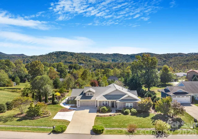 Photo 2 of Single family home for sale at 28 Penley Park Dr, Weaverville, NC 28787 | MLS# 4435924 | Listing updated on 2026-10-29