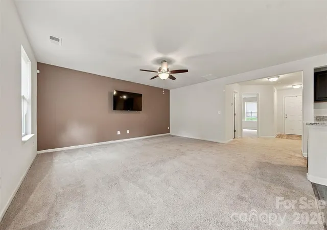 Photo 3 of Single family home for sale at 929 Grace St, Kings Mountain, NC 28086 | MLS# 4435960 | Listing updated on 2026-10-29