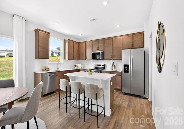 Photo 2 of Single family home for sale at 112 Maple Valley St, Statesville, NC 28677 | MLS# 4435964 | Listing updated on 2026-10-21