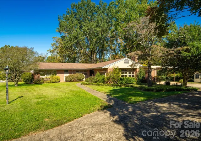 Photo 1 of Sale Pending at 160 17th Avenue Nw, Hickory, NC 28601 | MLS# 4435976 | Listing updated on 2026-10-23