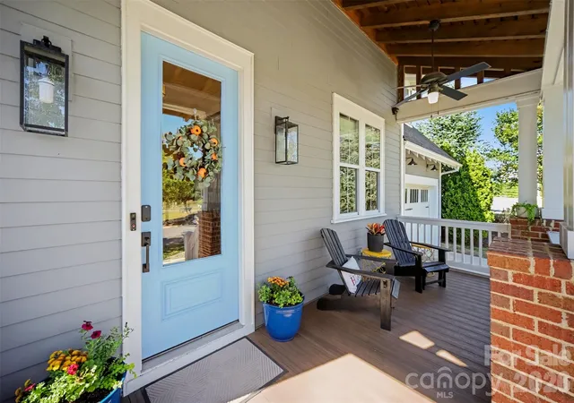 Photo 2 of Sale Pending at 206 June Bug Ln, Fort Mill, SC 29708 | MLS# 4436005 | Listing updated on 2026-10-29