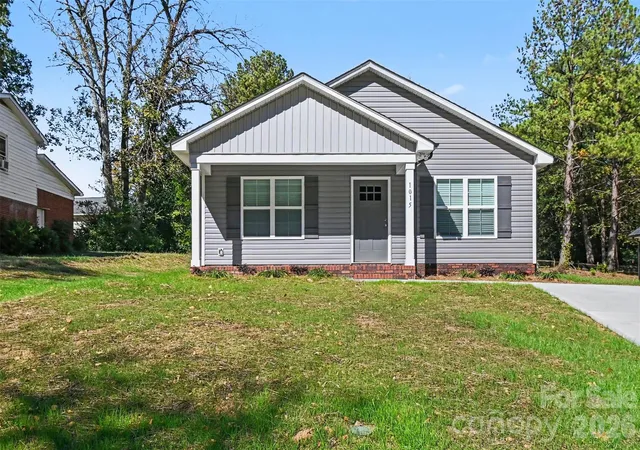 Photo 2 of Single family home for sale at 1015 Alabama St, Kannapolis, NC 28083 | MLS# 4436033 | Listing updated on 2026-10-27