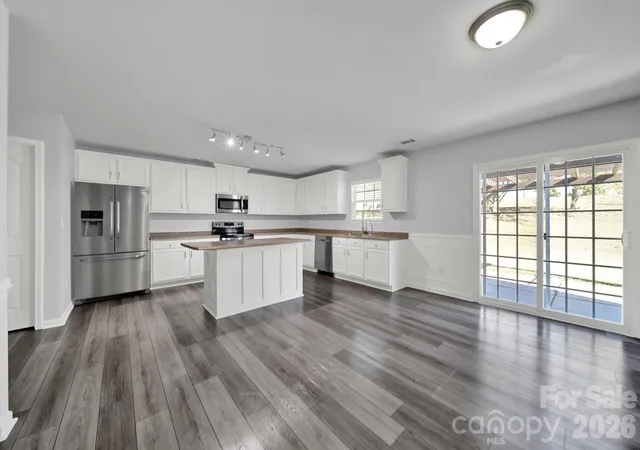 Photo 4 of Single family home for sale at 4921 William Caldwell Ave, Charlotte, NC 28213 | MLS# 4436066 | Listing updated on 2026-10-29