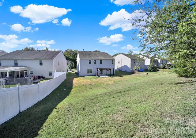 Photo 2 of Single family home for sale at 4921 William Caldwell Ave, Charlotte, NC 28213 | MLS# 4436066 | Listing updated on 2026-10-29