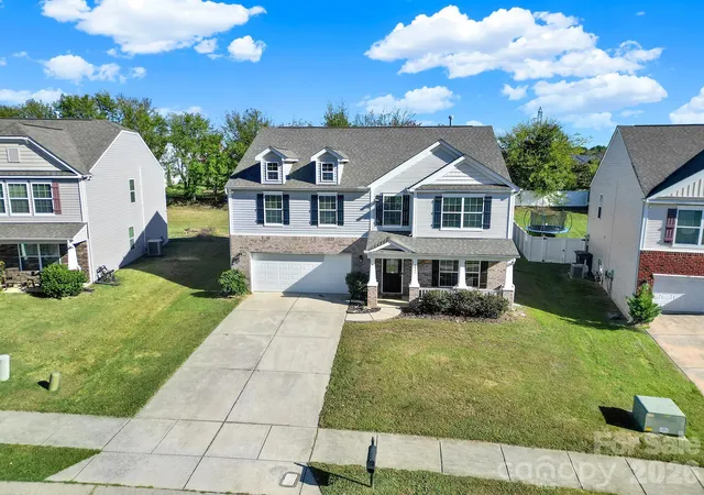 Photo 3 of Single family home for sale at 4921 William Caldwell Ave, Charlotte, NC 28213 | MLS# 4436066 | Listing updated on 2026-10-29