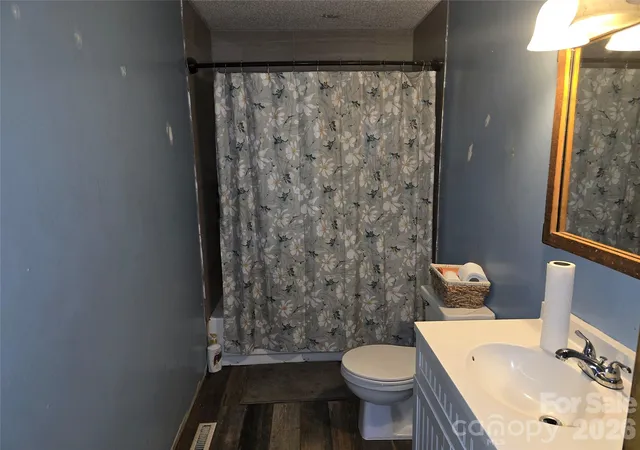 Photo 4 of Single family home for sale at 320 Turner St, Landis, NC 28088 | MLS# 4436070 | Listing updated on 2026-10-29