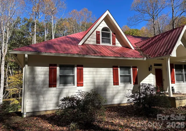 Photo 4 of Single family home for sale at 1661 Mckinney Mine Rd, Spruce Pine, NC 28777 | MLS# 4436084 | Listing updated on 2026-10-21