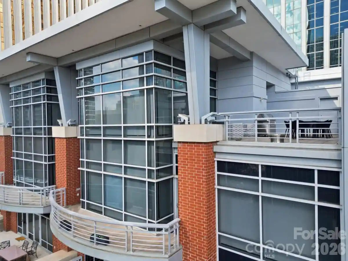 Listing Photo 1 - Condo for sale in 435 S Tryon St located at 435 S Tryon St, Charlotte, NC 28202 - Unit #901