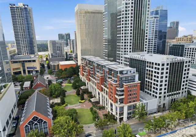 Listing Photo 5 - Condo for sale in building located at 435 S Tryon St, Charlotte, NC 28202 - Unit #901