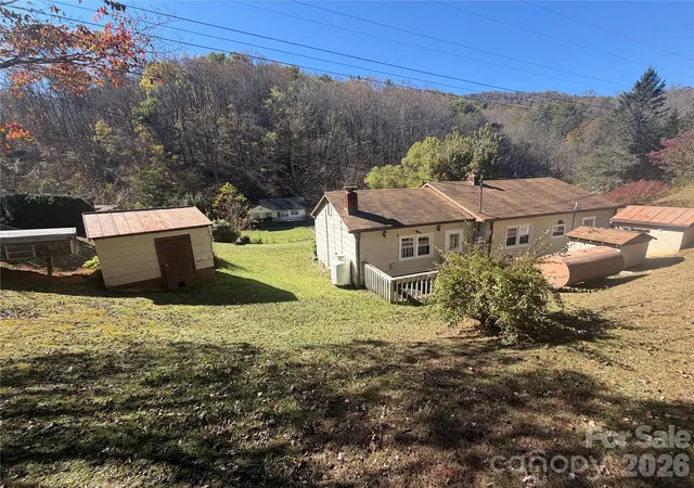 Photo 2 of Single family home for sale at 338 Sweet Crk Rd, Bakersville, NC 28705 | MLS# 4436094 | Listing updated on 2026-10-20