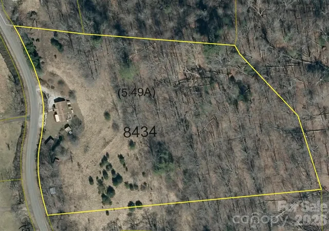Photo 3 of Single family home for sale at 338 Sweet Crk Rd, Bakersville, NC 28705 | MLS# 4436094 | Listing updated on 2026-10-20