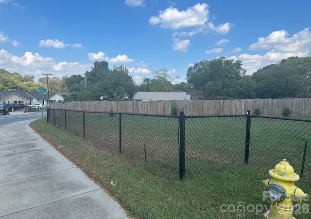 Land for sale at 821 Hoskins Rd, Charlotte, NC 28208 | MLS# 4436101