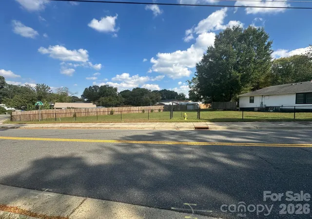 Photo 2 of Land for sale at 821 Hoskins Rd, Charlotte, NC 28208 | MLS# 4436101 | Listing updated on 2026-10-24