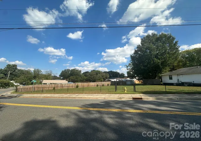 Photo 3 of Land for sale at 821 Hoskins Rd, Charlotte, NC 28208 | MLS# 4436101 | Listing updated on 2026-10-24