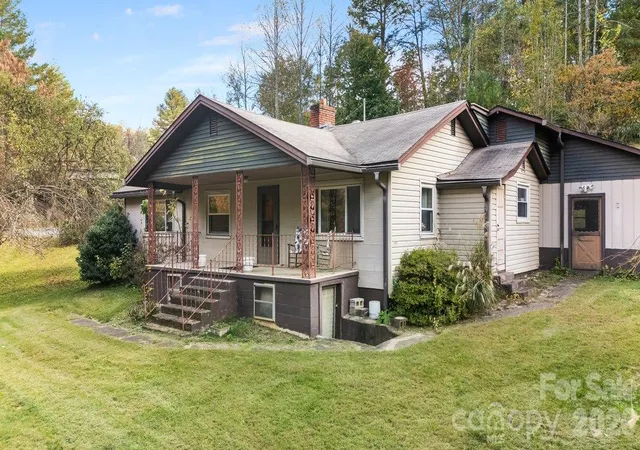 Single family home for sale at 11 Whitt Rd, Weaverville, NC 28787 | MLS# 4436115