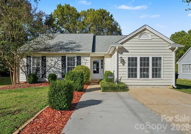 Photo 1 of Single family home for sale at 1507 Crestdale Rd, Rock Hill, SC 29732 | MLS# 4436116 | Listing updated on 2026-10-29