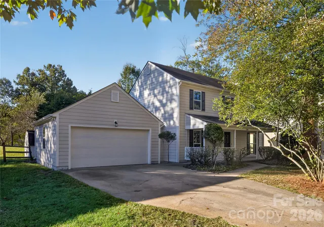 Photo 1 of Single family home for sale at 12108 Parks Farm Ln, Charlotte, NC 28277 | MLS# 4436118 | Listing updated on 2026-10-24