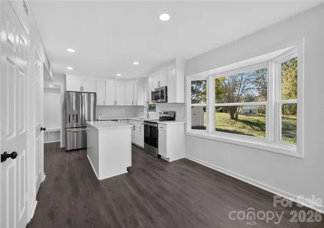 Photo 2 of Single family home for sale at 12108 Parks Farm Ln, Charlotte, NC 28277 | MLS# 4436118 | Listing updated on 2026-10-24