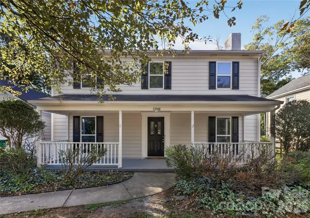 Photo 4 of Single family home for sale at 12108 Parks Farm Ln, Charlotte, NC 28277 | MLS# 4436118 | Listing updated on 2026-10-24