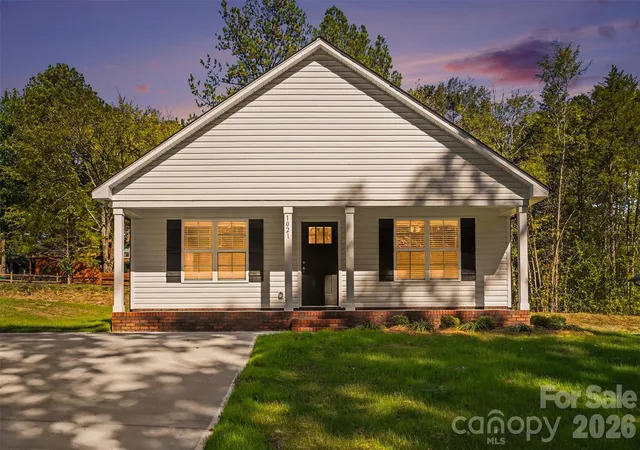 Single family home for sale at 1021 Alabama St, Kannapolis, NC 28083 | MLS# 4436119