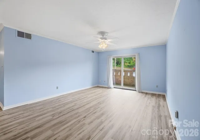 Listing Photo 4 - Condo for sale in building located at 4754 Hedgemore Dr, Charlotte, NC 28209 - Unit #N