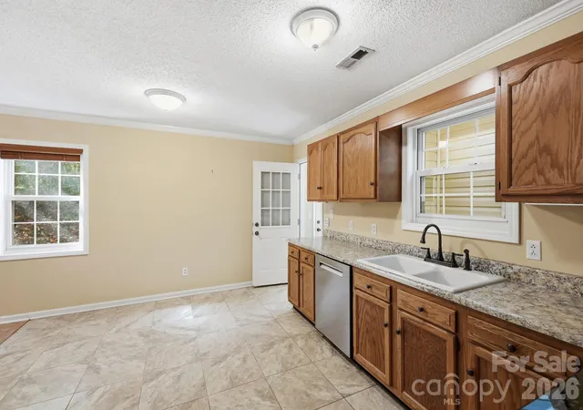 Photo 4 of Single family home for sale at 114 Sandpiper Palisades St, Hendersonville, NC 28792 | MLS# 4436124 | Listing updated on 2026-10-27