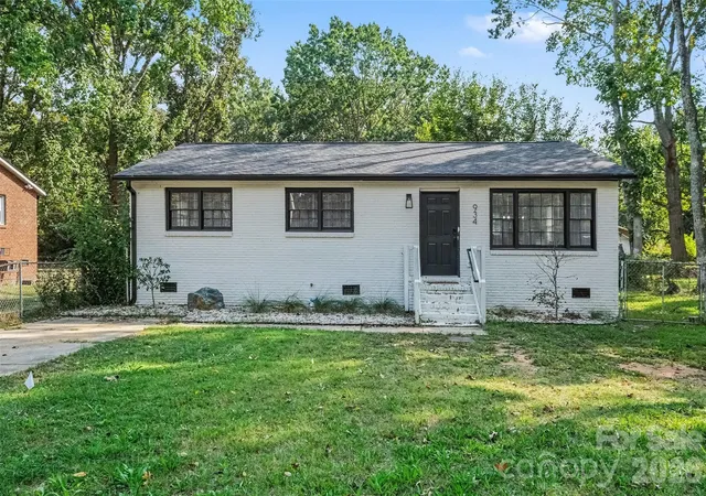 Photo 3 of Single family home for sale at 934 Pebble Rd, Rock Hill, SC 29730 | MLS# 4436129 | Listing updated on 2026-10-23
