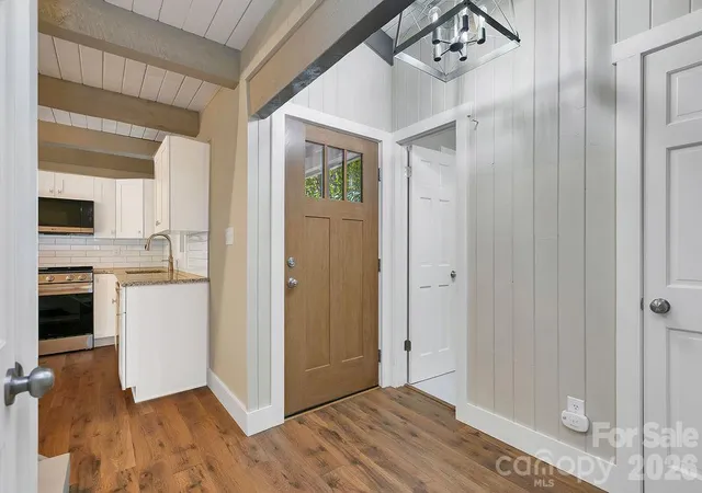 Photo 4 of Single family home for sale at 1152 Soquili Dr, Brevard, NC 28712 | MLS# 4436143 | Listing updated on 2026-10-29