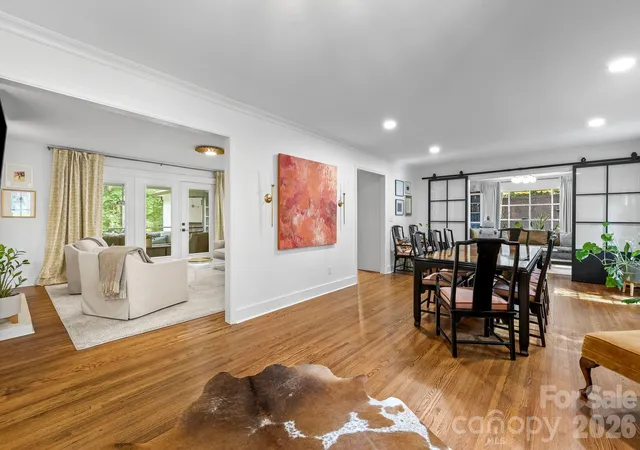 Photo 2 of Single family home for sale at 4015 Oldfield Rd, Charlotte, NC 28226 | MLS# 4436144 | Listing updated on 2026-10-22