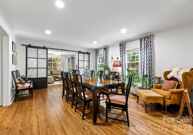 Photo 4 of Single family home for sale at 4015 Oldfield Rd, Charlotte, NC 28226 | MLS# 4436144 | Listing updated on 2026-10-22