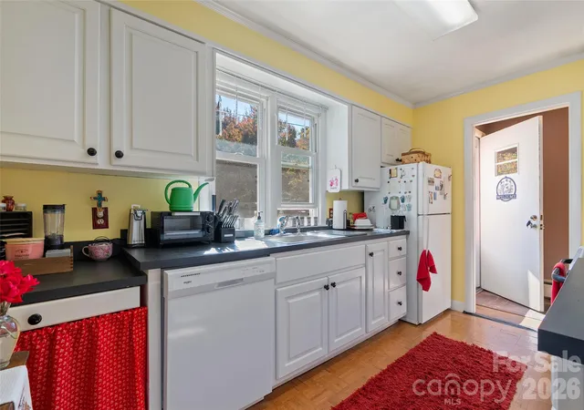 Photo 2 of House for sale at 152 Tate St, Waynesville, NC 28786 | MLS# 4436155 | Listing updated on 2026-10-23