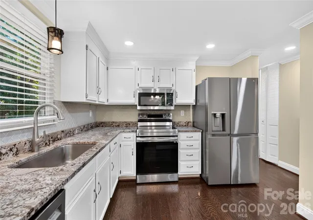 Photo 3 of Single family home for sale at 5011 Forest Mountain Ct, Charlotte, NC 28227 | MLS# 4436173 | Listing updated on 2026-10-20