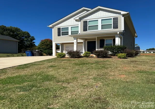 Multi family home for sale at 1316 Yadkin St, Statesville, NC 28677 | MLS# 4436174
