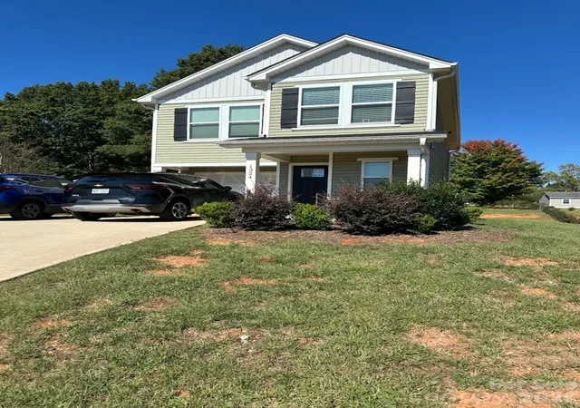 Photo 2 of Multi family home for sale at 1316 Yadkin St, Statesville, NC 28677 | MLS# 4436174 | Listing updated on 2026-10-27