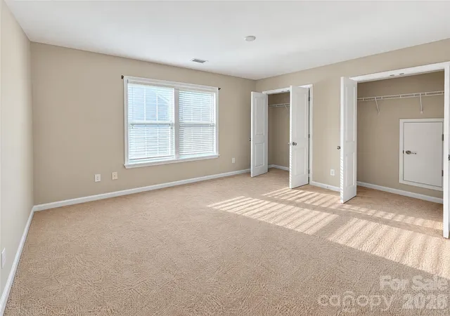 Photo 3 of Single family home for sale at 2411 Bergamot St, Fort Mill, SC 29708 | MLS# 4436177 | Listing updated on 2026-10-21