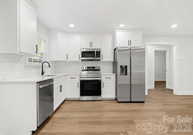Photo 3 of Single family home for sale at 1922 Fender Ln, Lancaster, SC 29720 | MLS# 4436181 | Listing updated on 2026-10-25