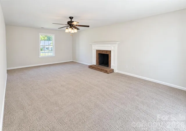 Photo 2 of Sale Pending at 2424 Sloan Dr, Charlotte, NC 28208 | MLS# 4436187 | Listing updated on 2026-10-23