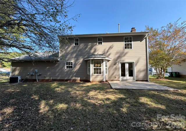 Photo 4 of Sale Pending at 2424 Sloan Dr, Charlotte, NC 28208 | MLS# 4436187 | Listing updated on 2026-10-23