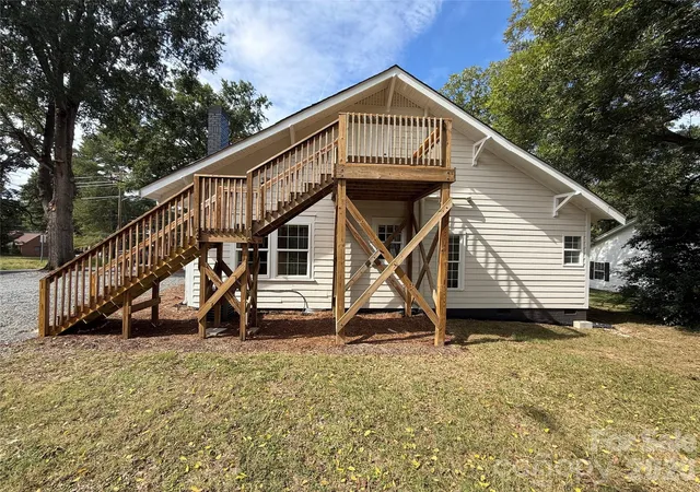 Photo 4 of Single family home for sale at 502 Elm St, Marshville, NC 28103 | MLS# 4436195 | Listing updated on 2026-10-21