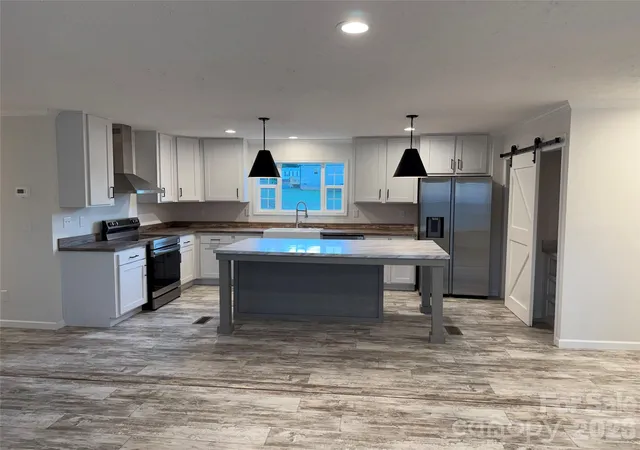 Photo 3 of Single family home for sale at 144 Peridot Dr, Statesville, NC 28625 | MLS# 4436202 | Listing updated on 2026-10-21