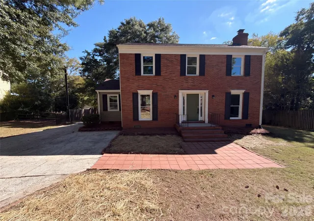 Single family home for sale at 12006 Painted Tree Rd, Charlotte, NC 28226 | MLS# 4436220